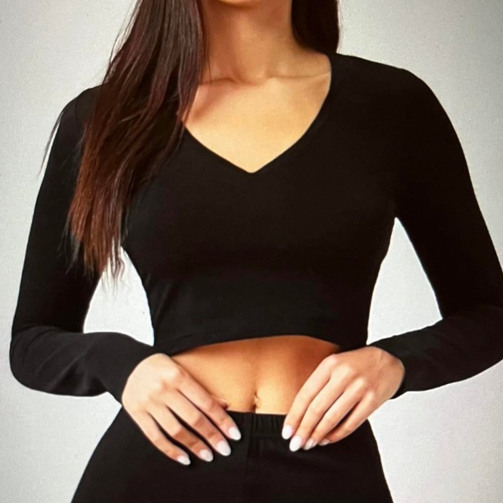 Small black Solid V Neck Crop Tee long sleeve